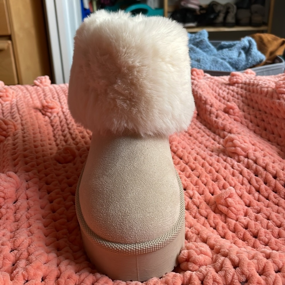 Platform winter boots - Picture 2 of 3